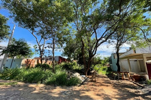 ¡Oportunidad Única! Terreno Exclusivo en Fernando de la Mora - Laguna Grande: Tu Futuro Hogar o Inversión Estratégica. — foto 3