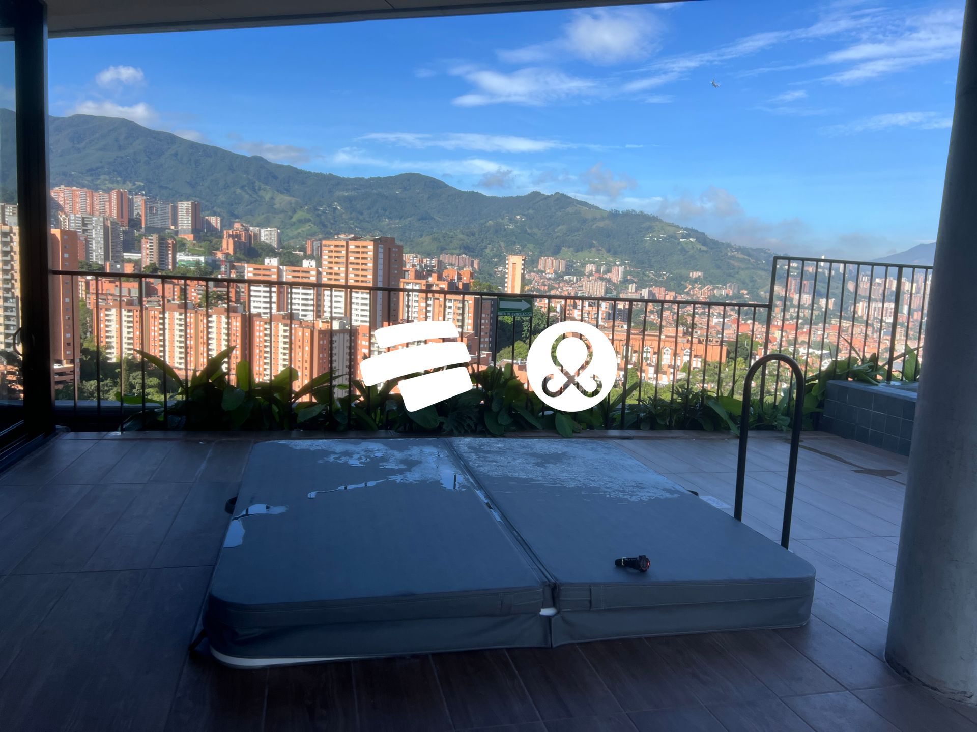 Apartamento en venta en Loma Del Esmeraldal, Envigado · foto 2 de 17