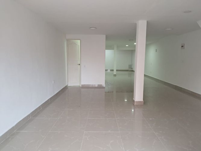 Local en arriendo en Los Colegios, Rionegro, 45 m² · foto 2 de 8
