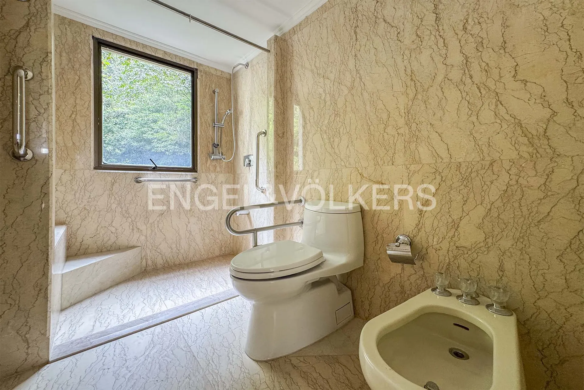 Apartamento en venta en Chico Norte, Bogotá · foto 7 de 16
