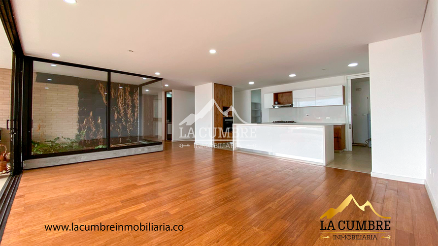 Apartamento en arriendo en Santa Maria De Los Angeles, Medellín, 205 m² · foto 2 de 14