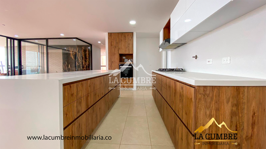 Apartamento en arriendo en Santa Maria De Los Angeles, Medellín, 205 m² · foto 6 de 14