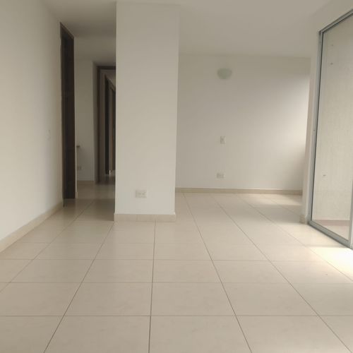 Apartamento de 2 alcobas en venta en Cr. Los Naranjos, Jamundí, 64 m² · foto 2 de 16