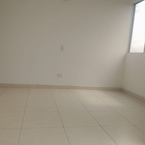Apartamento de 2 alcobas en venta en Cr. Los Naranjos, Jamundí, 64 m² · foto 6 de 16