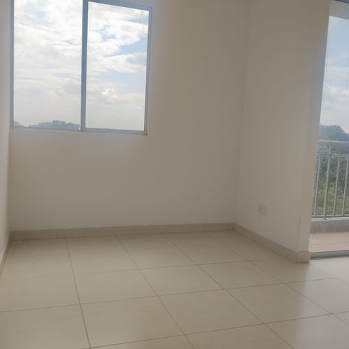 Apartamento de 2 alcobas en venta en Cr. Los Naranjos, Jamundí, 64 m² · foto 8 de 16