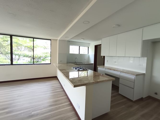 Apartamento de 3 alcobas en venta en Unicentro Cali, Cali, 134 m² · foto 4 de 24