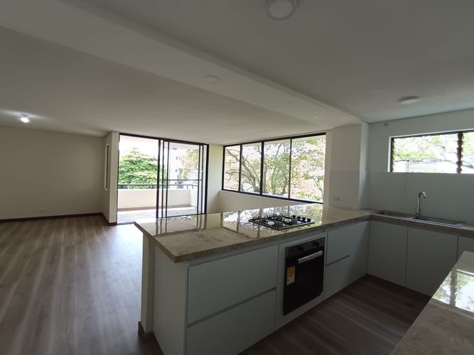 Apartamento de 3 alcobas en venta en Unicentro Cali, Cali, 134 m² · foto 5 de 24