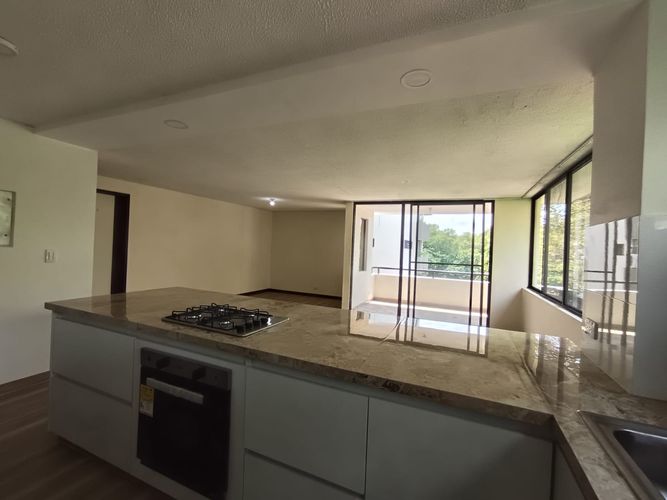 Apartamento de 3 alcobas en venta en Unicentro Cali, Cali, 134 m² · foto 6 de 24
