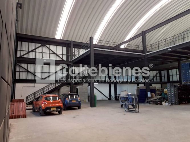 Bodega en arriendo en El Salado, Guarne, 1684 m² · foto 3 de 24