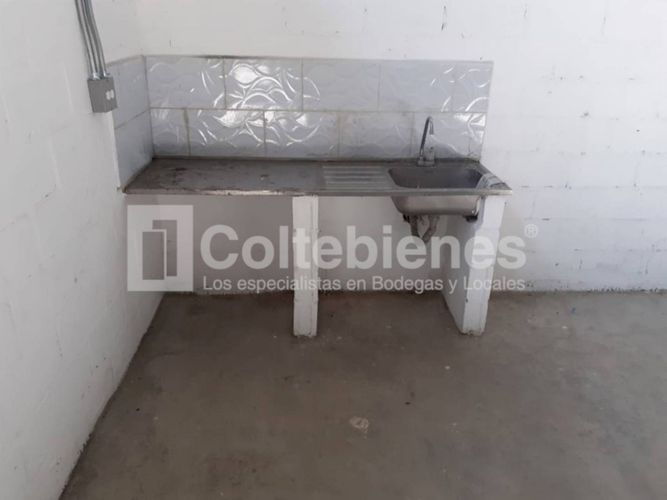 Bodega en arriendo en El Salado, Guarne, 1684 m² · foto 21 de 24