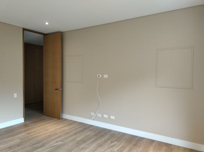 Apartamento de 4 alcobas en arriendo en El Poblado, Medellín, 310 m² · foto 14 de 19