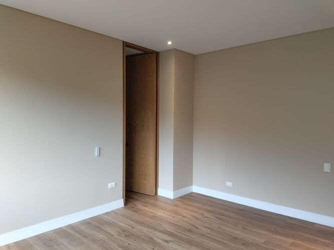 Apartamento de 4 alcobas en arriendo en El Poblado, Medellín, 310 m² · foto 16 de 19