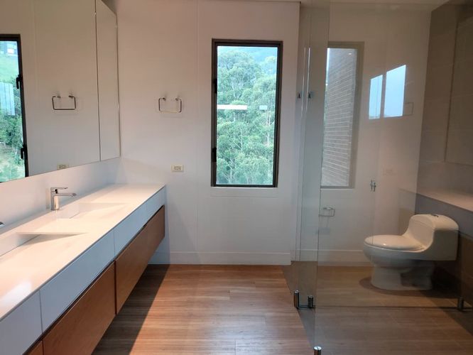 Apartamento de 4 alcobas en arriendo en El Poblado, Medellín, 310 m² · foto 18 de 19