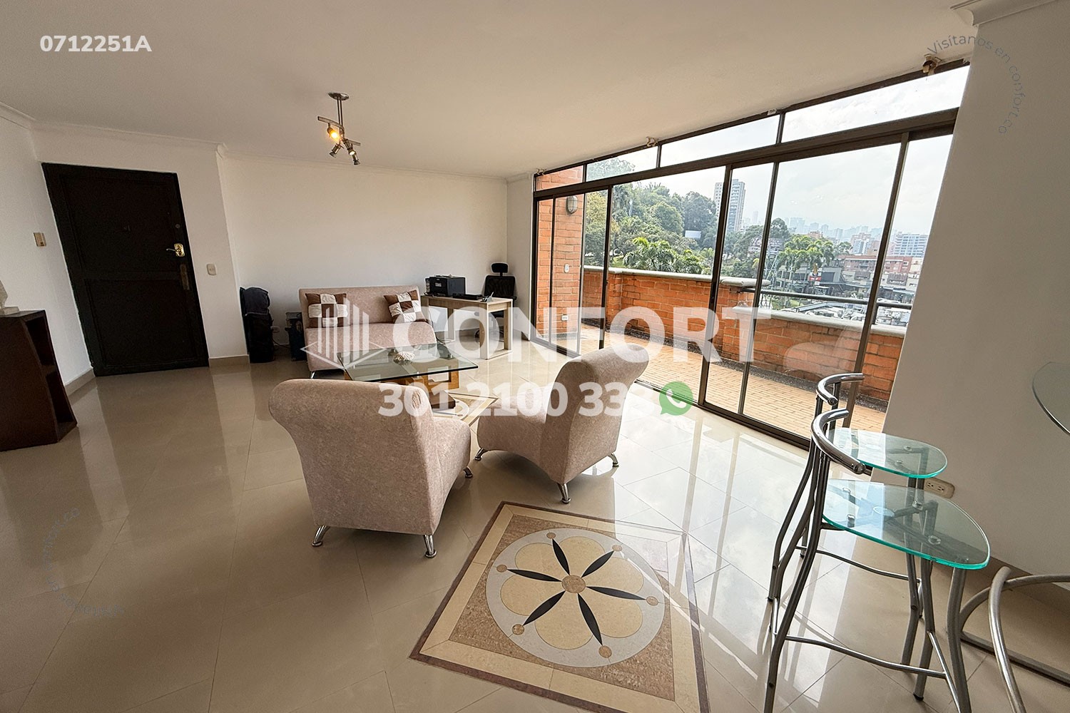 Apartamento en arriendo en Castropol, Medellín · foto 2 de 24