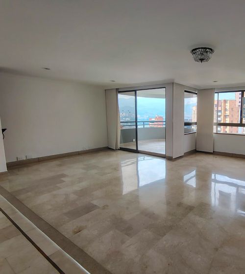 Apartamento de 3 alcobas en arriendo en Alejandría, Medellín, 215 m² · foto 2 de 18