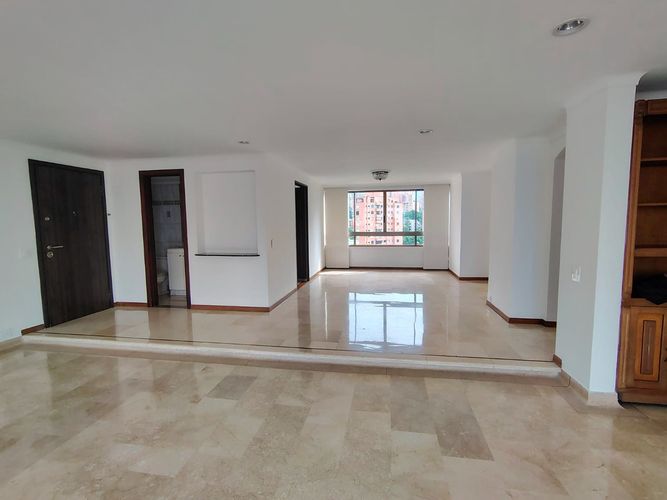 Apartamento de 3 alcobas en arriendo en Alejandría, Medellín, 215 m² · foto 3 de 18