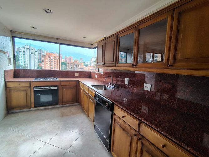 Apartamento de 3 alcobas en arriendo en Alejandría, Medellín, 215 m² · foto 5 de 18