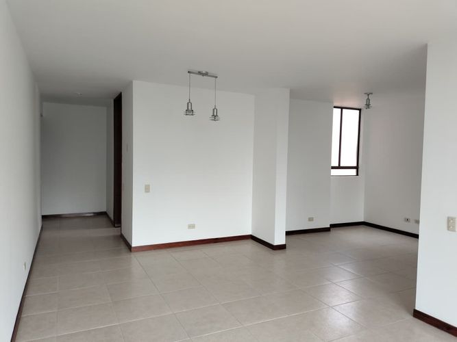 Apartamento de 3 alcobas en arriendo en El Poblado, Medellín, 100 m² · foto 3 de 19