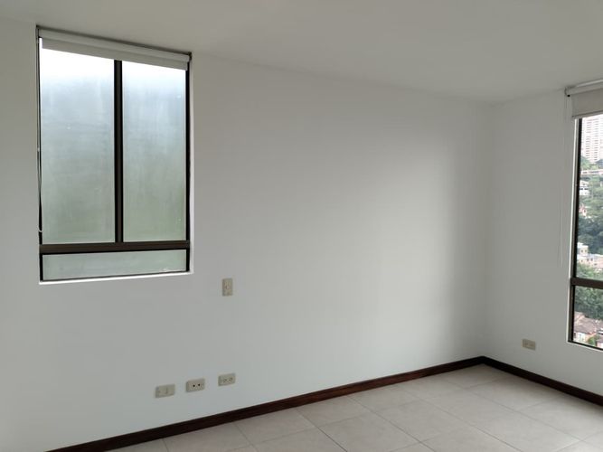 Apartamento de 3 alcobas en arriendo en El Poblado, Medellín, 100 m² · foto 7 de 19