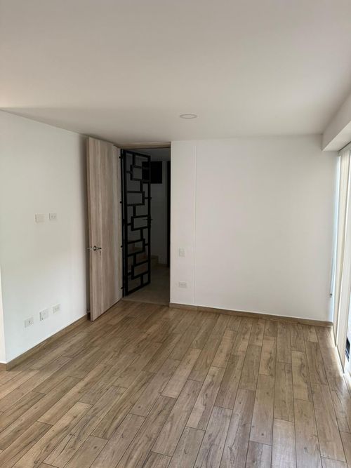 Apartamento de 2 alcobas en venta en Puerto Madero, Girón, 40 m² · foto 4 de 12