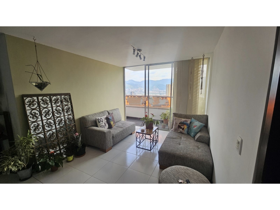Apartment for sale in Loma del Indio, Medellín 2