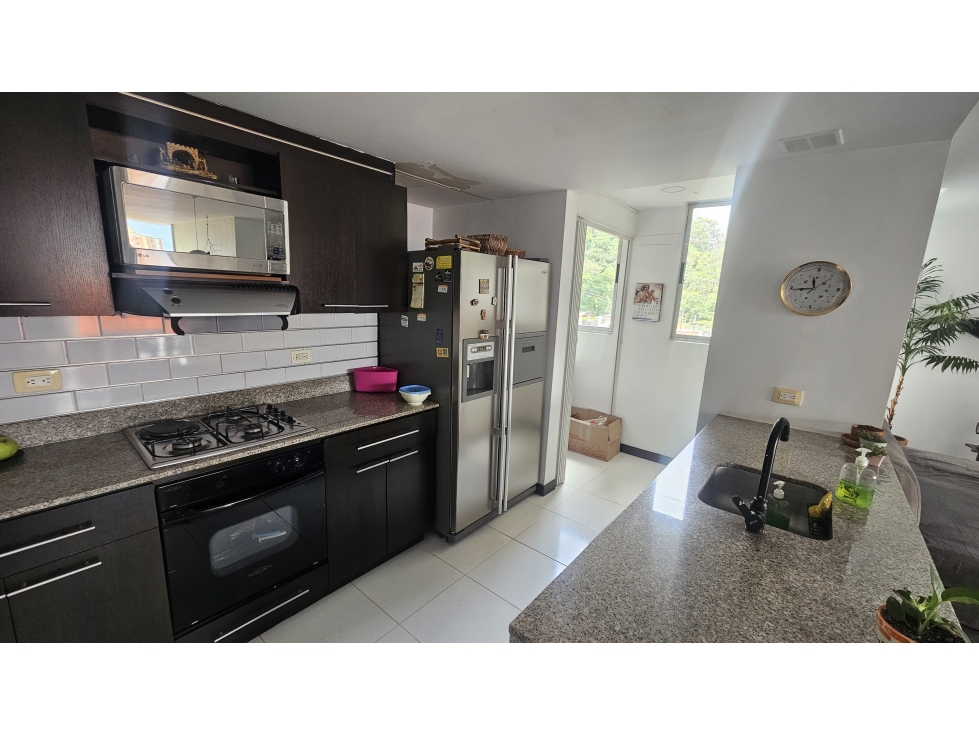 Apartment for sale in Loma del Indio, Medellín 4