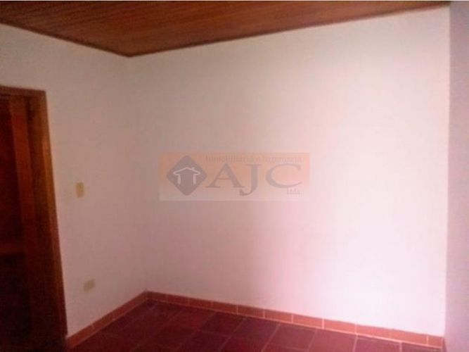 Casa de 7 alcobas en venta en Conucos, Bucaramanga, 307 m² · foto 5 de 24
