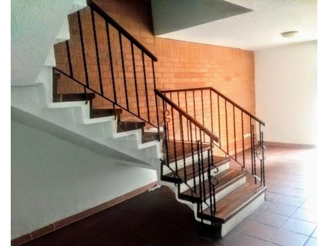 Casa de 7 alcobas en venta en Conucos, Bucaramanga, 307 m² · foto 12 de 24
