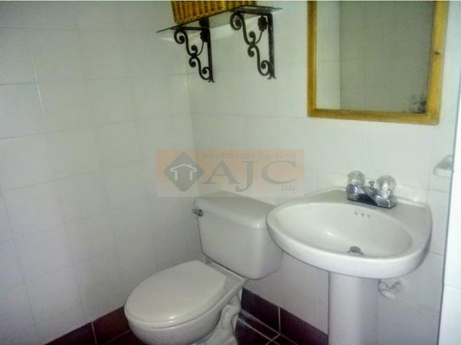 Casa de 7 alcobas en venta en Conucos, Bucaramanga, 307 m² · foto 17 de 24