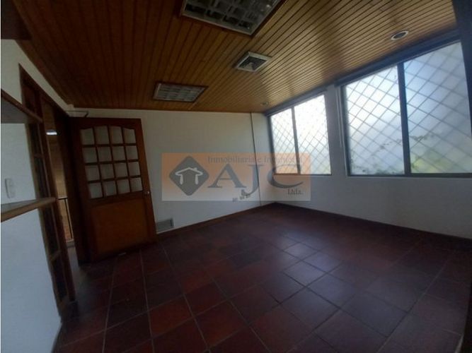 Casa de 7 alcobas en venta en Conucos, Bucaramanga, 307 m² · foto 18 de 24