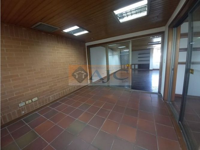 Casa de 7 alcobas en venta en Conucos, Bucaramanga, 307 m² · foto 19 de 24