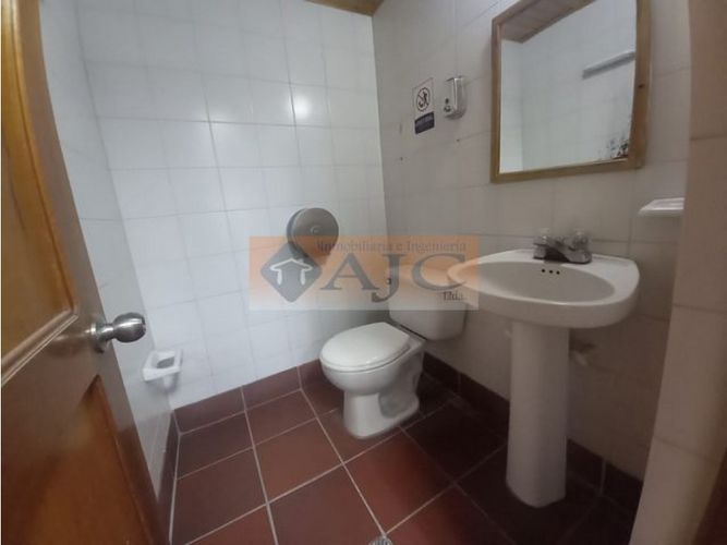 Casa de 7 alcobas en venta en Conucos, Bucaramanga, 307 m² · foto 20 de 24