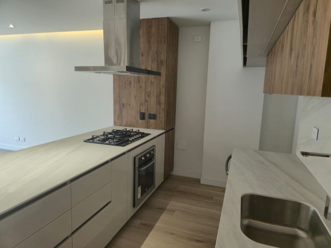 Apartamento de 2 alcobas en venta en Chicó Navarra, Bogotá, 95 m² · foto 4 de 15
