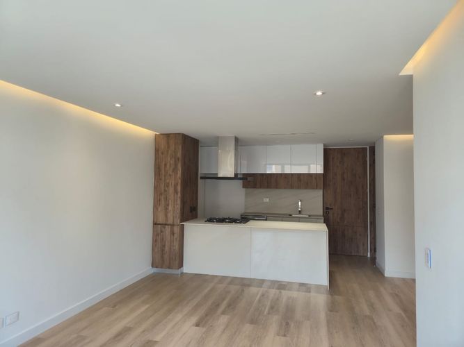 Apartamento de 2 alcobas en venta en Chicó Navarra, Bogotá, 95 m² · foto 2 de 15
