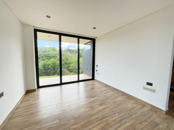 Casa de 5 alcobas en venta en Ruitoque Alto, Girón, 390 m² · foto 2 de 24