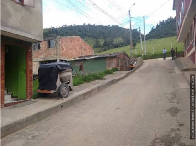 Lote en venta en La Portada, La Calera, 135 m² · foto 5 de 7