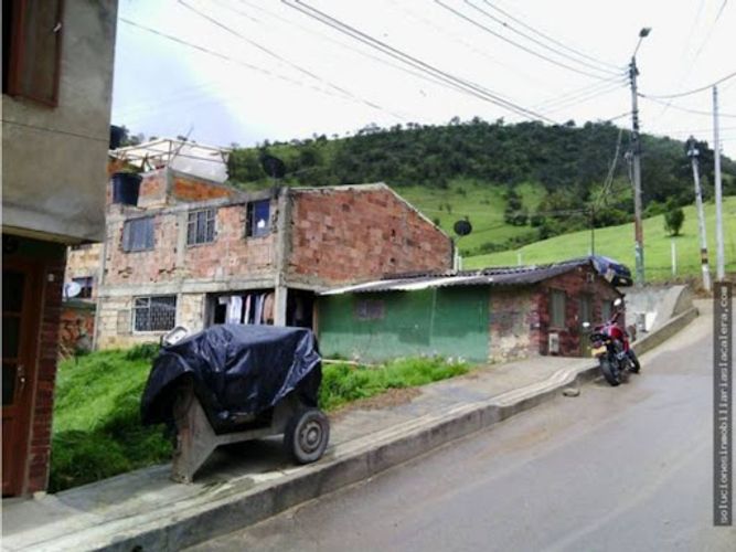 Lote en venta en La Portada, La Calera, 135 m² · foto 6 de 7