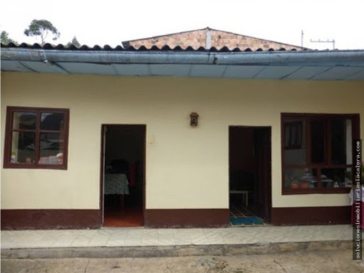 Casa en venta en El Jardin, La Calera · foto 6 de 9