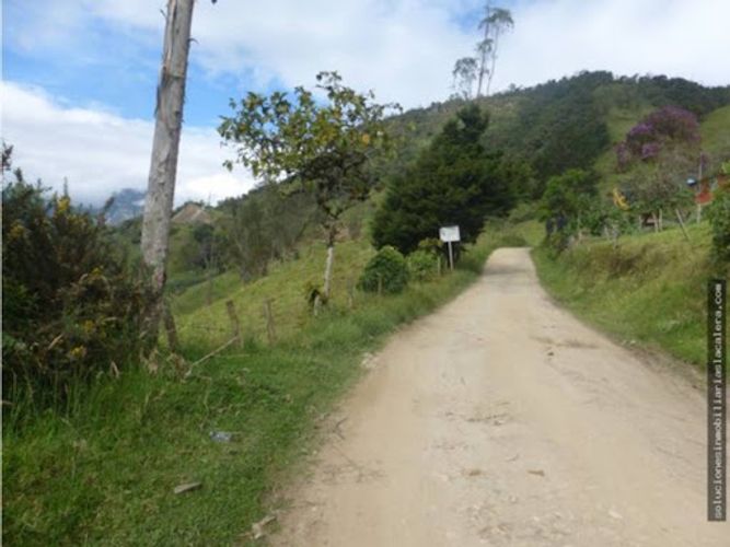 Lote en venta en La Calera, 16072 m² · foto 2 de 13