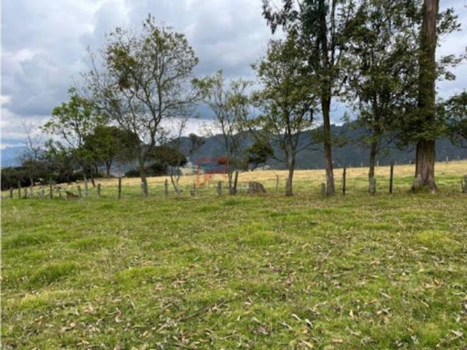 Lote en venta en Centro, La Calera, 2996 m² · foto 4 de 11