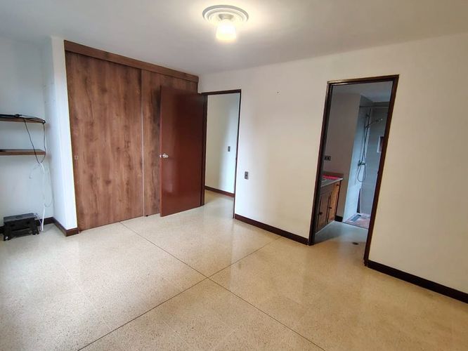 Apartamento de 3 alcobas en arriendo en El Poblado, Medellín, 101 m² · foto 10 de 15