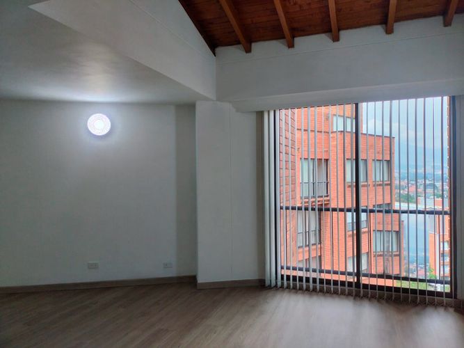 Apartamento de 2 alcobas en arriendo en El Poblado, Medellín, 74 m² · foto 2 de 17