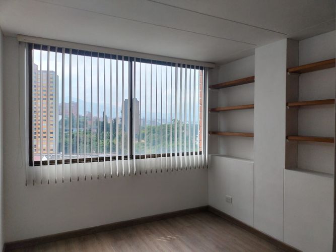Apartamento de 2 alcobas en arriendo en El Poblado, Medellín, 74 m² · foto 13 de 17