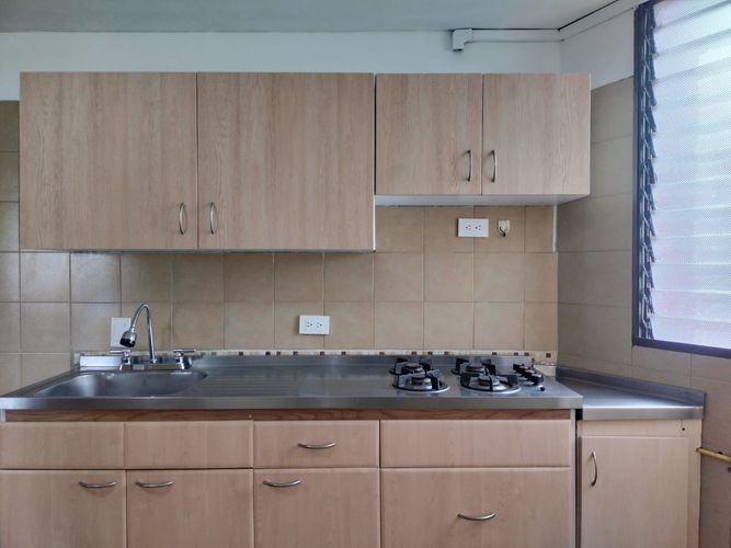 Apartamento de 2 alcobas en arriendo en El Poblado, Medellín, 74 m² · foto 5 de 17