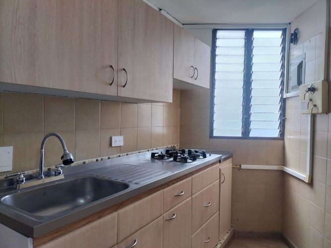 Apartamento de 2 alcobas en arriendo en El Poblado, Medellín, 74 m² · foto 6 de 17