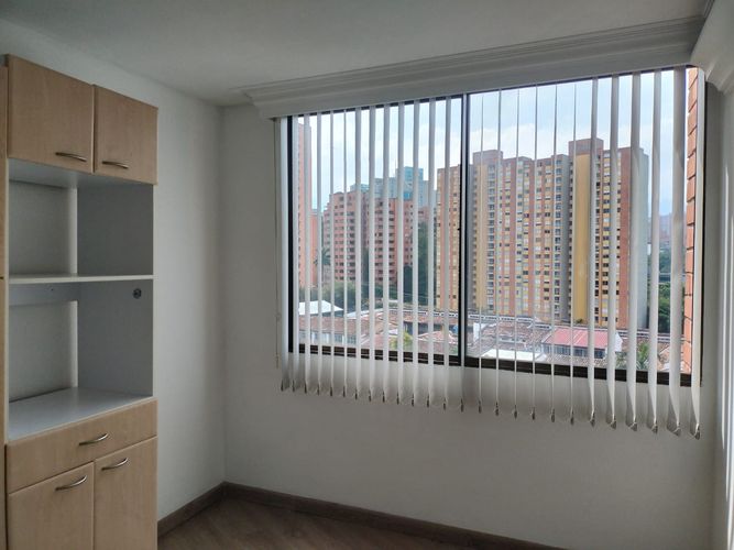 Apartamento de 2 alcobas en arriendo en El Poblado, Medellín, 74 m² · foto 8 de 17