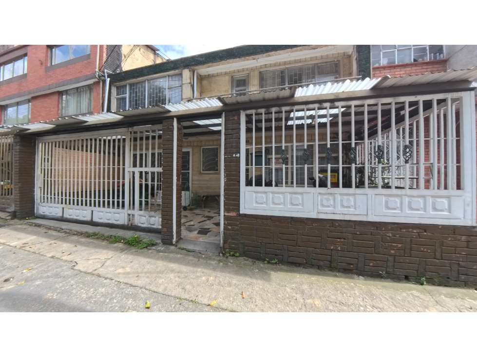 Casa en venta en San Miguel, Bogotá · foto 2 de 22