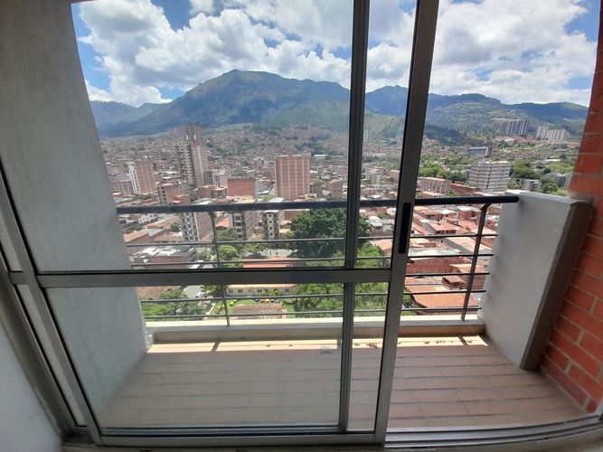 Apartamento de 2 alcobas en venta en Niquia, Bello, 54 m² · foto 4 de 20