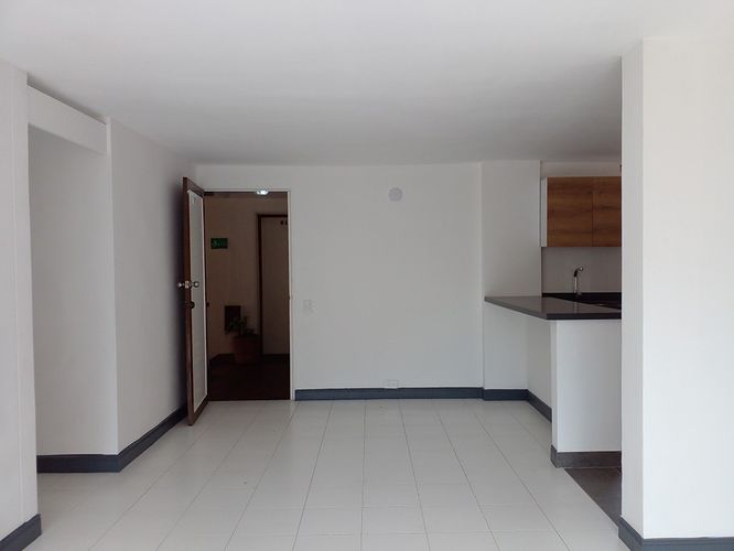 Apartamento de 3 alcobas en arriendo en El Poblado, Medellín, 80 m² · foto 3 de 19