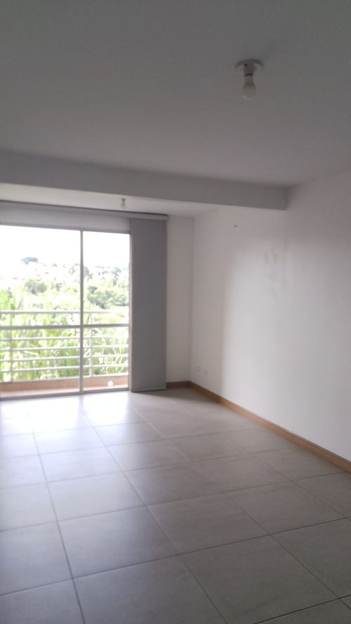 Apartamento de 3 alcobas en venta en San Silvestre, Pereira, 62 m² · foto 4 de 12